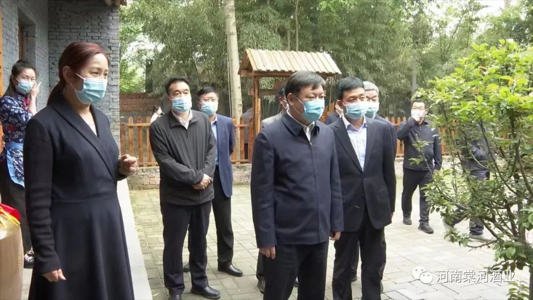 駐馬店市委書記鮑常勇到棠河酒業(yè)集團調研指導工作