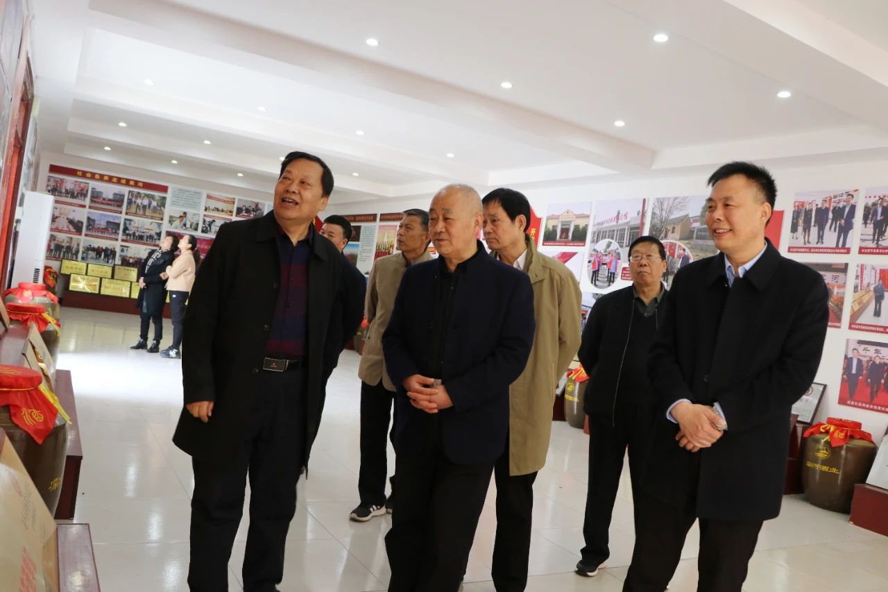 焦作市駐馬店商會書記、副會長劉明一一行蒞臨棠河集團(tuán)參觀考察